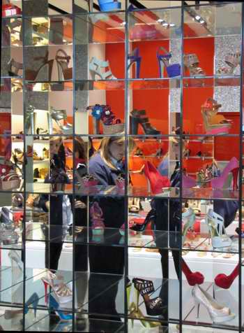 Shop window in Terminal 5