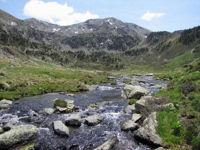 View up towards Siscaro lake