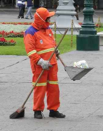 Road sweeper in Lima